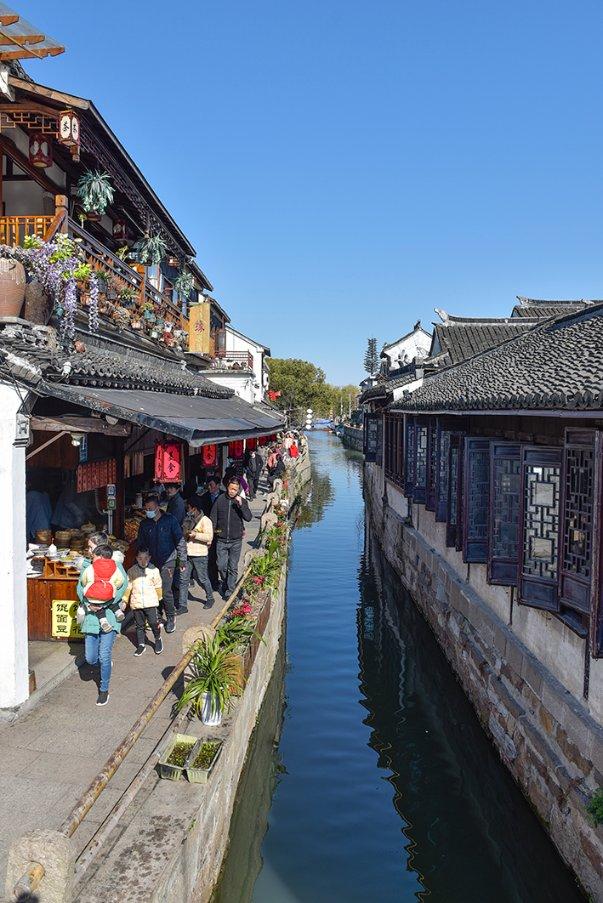 一个长方形，如果把它的宽增加4厘米，则长方形变成正方形，这时面积增加56平方厘米，游戏画面